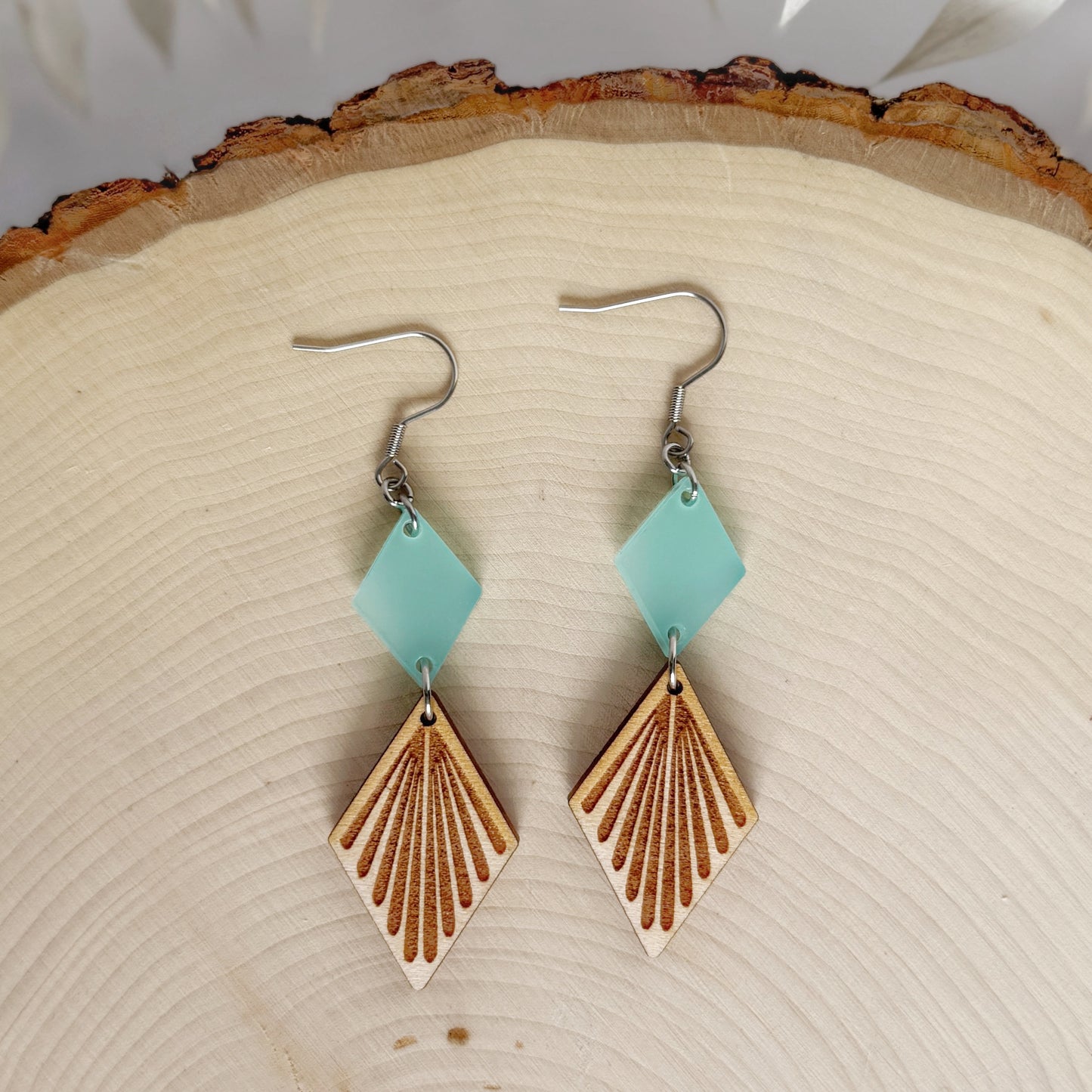 Double Diablo | lightweight modern double-diamond earrings