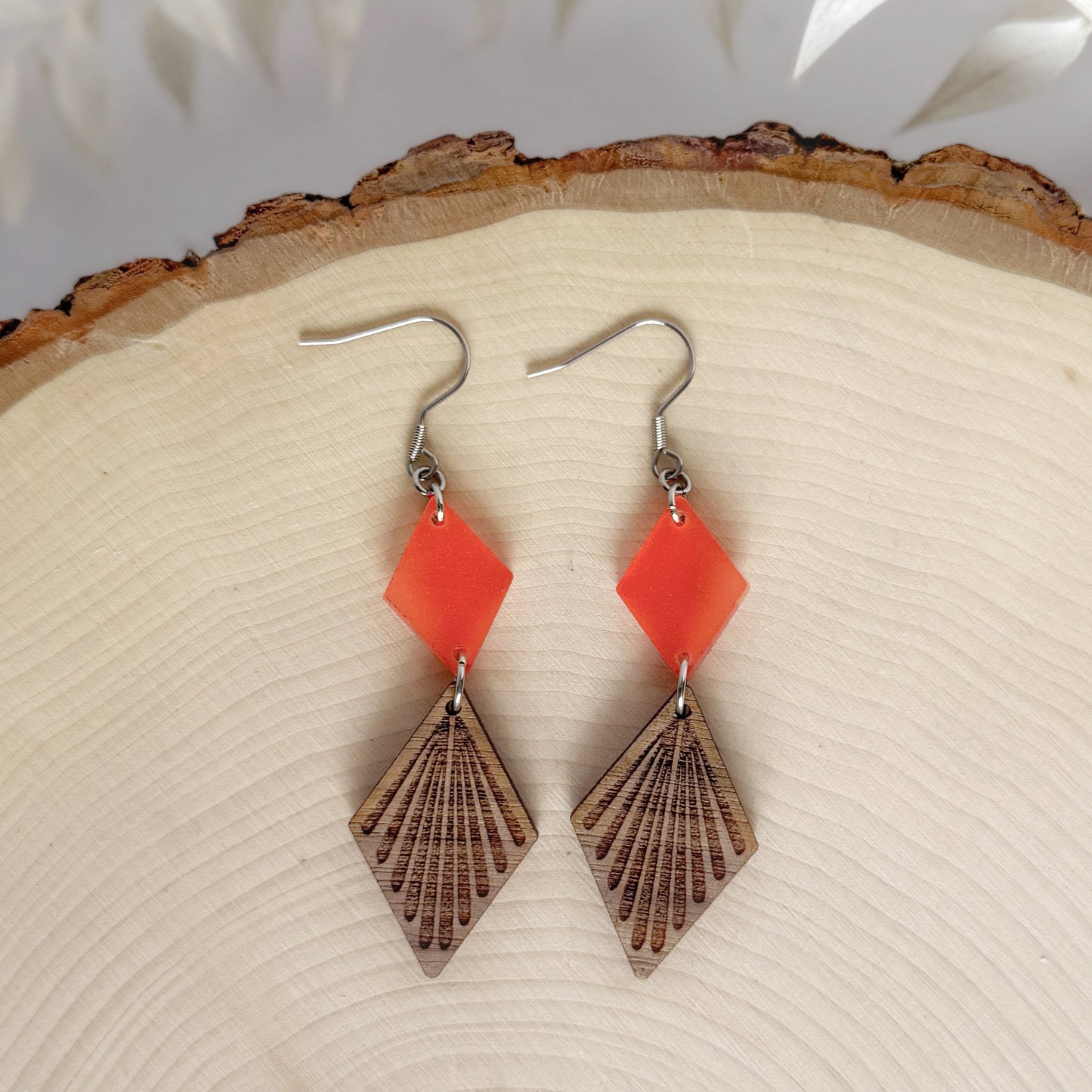 Double Diablo | lightweight modern double-diamond earrings