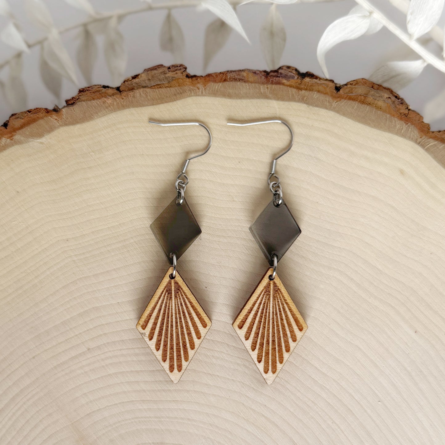 Double Diablo | lightweight modern double-diamond earrings