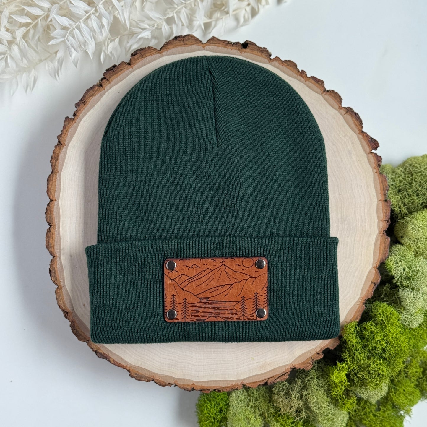 Rivers & Ridges beanie with snap on/off leather patch