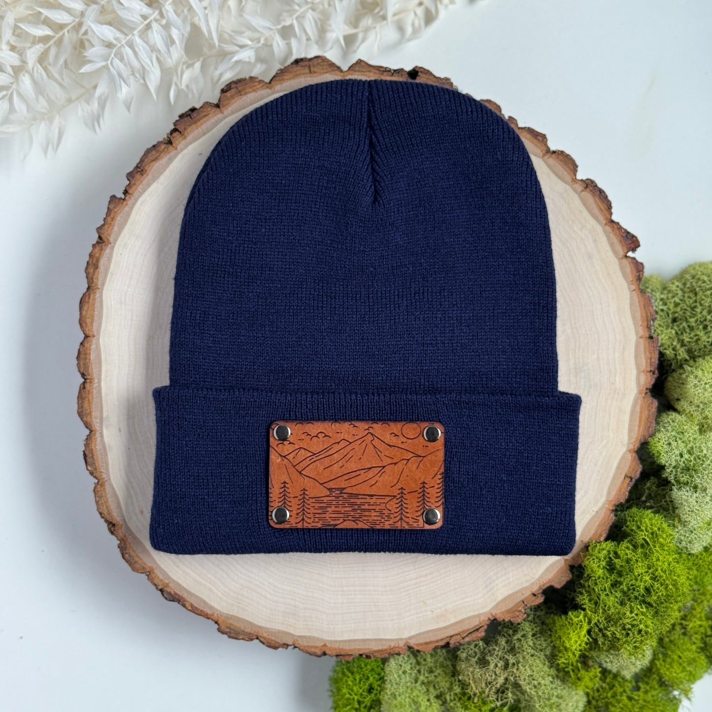 Rivers & Ridges beanie with snap on/off leather patch