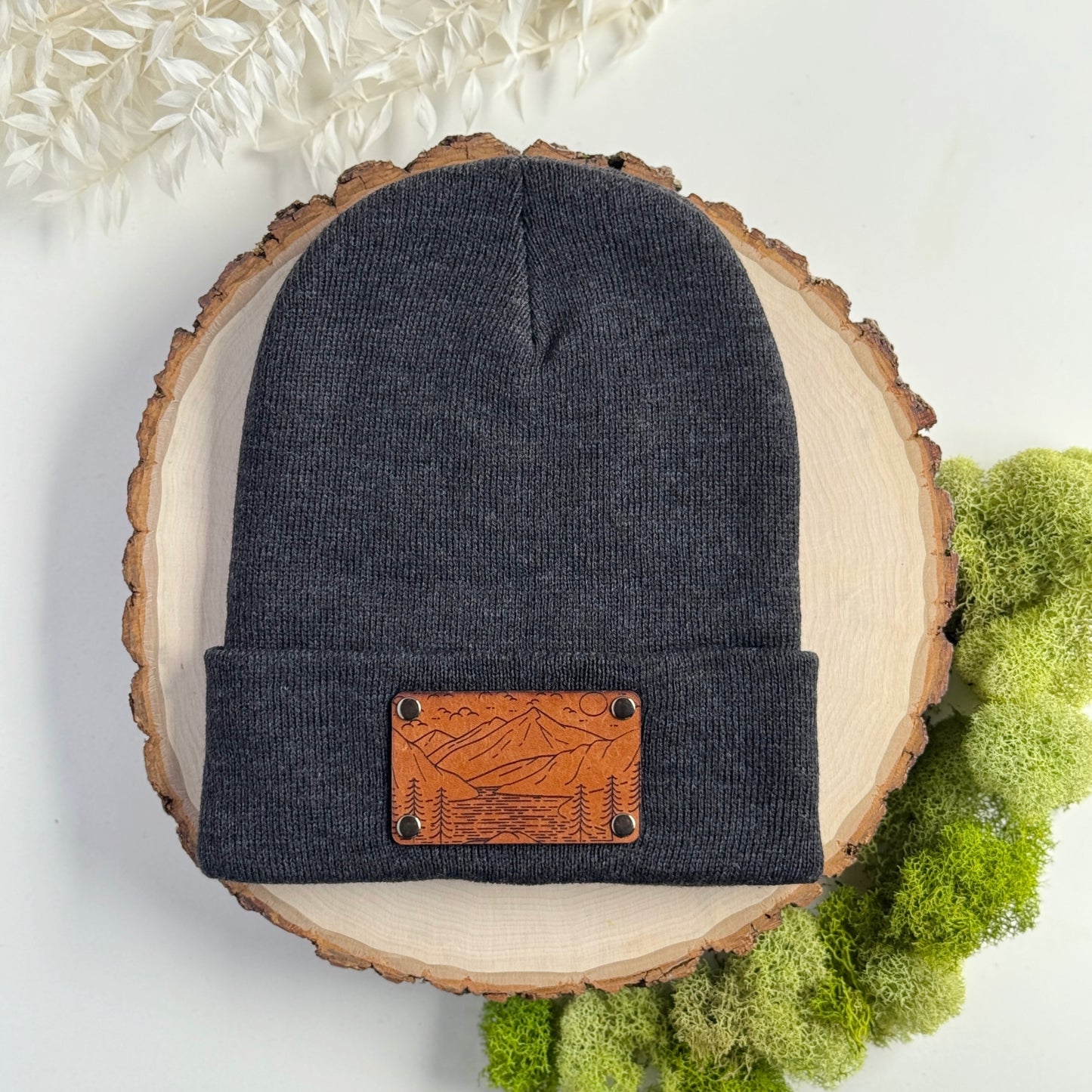 Rivers & Ridges beanie with snap on/off leather patch