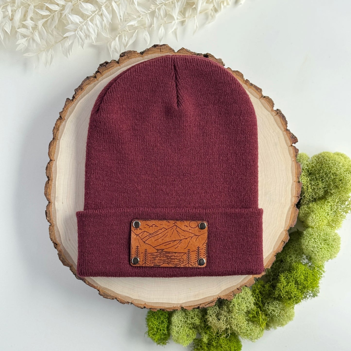 Rivers & Ridges beanie with snap on/off leather patch