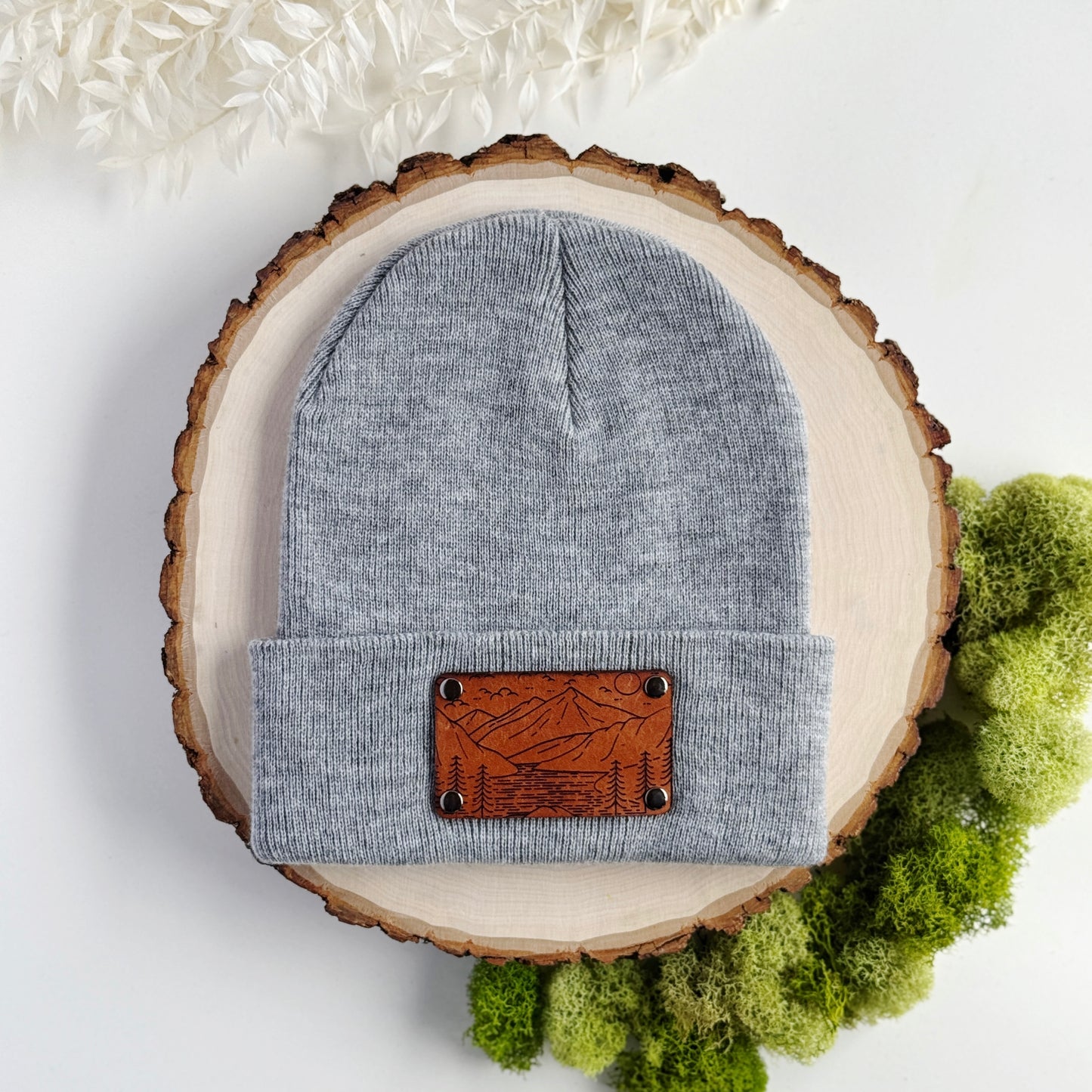 Rivers & Ridges beanie with snap on/off leather patch