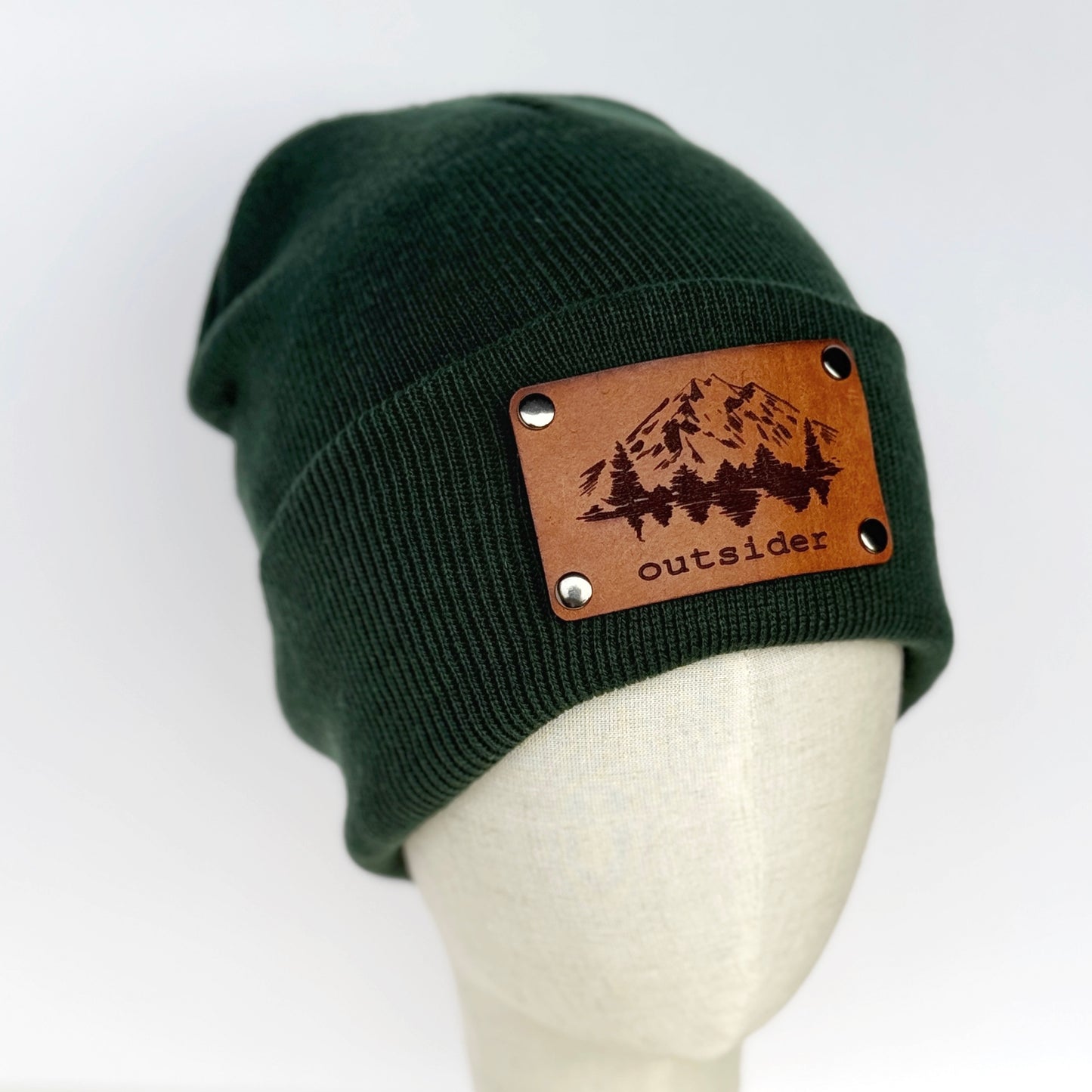 Outsider beanie with snap on/off leather patch